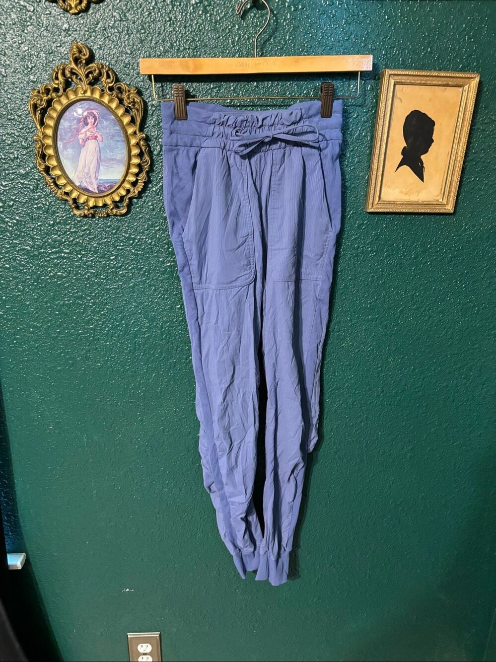 Lululemon Beyond the Studio Jogger Sz 0 Water Drop